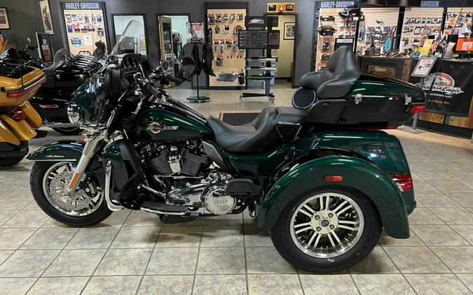 2024 Harley-Davidson Tri Glide Ultra Alpine Green / Vivid Black