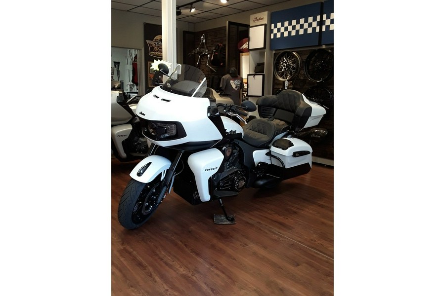 2024 Indian Motorcycle PURSUIT DH ICON, GHOST WHITE MTLC SMK, CAL Dark Horse® with PowerBand Audio Package