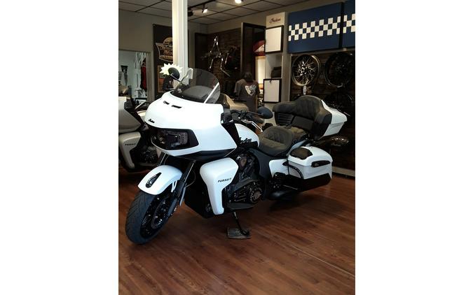 2024 Indian Motorcycle PURSUIT DH ICON, GHOST WHITE MTLC SMK, CAL Dark Horse® with PowerBand Audio Package