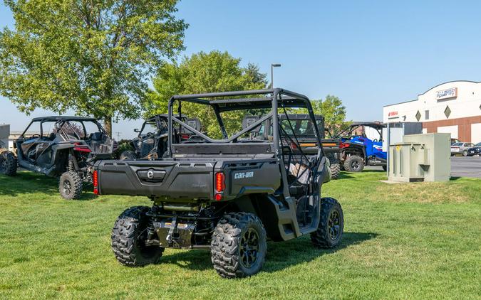 2025 Can-Am™ Defender DPS HD7