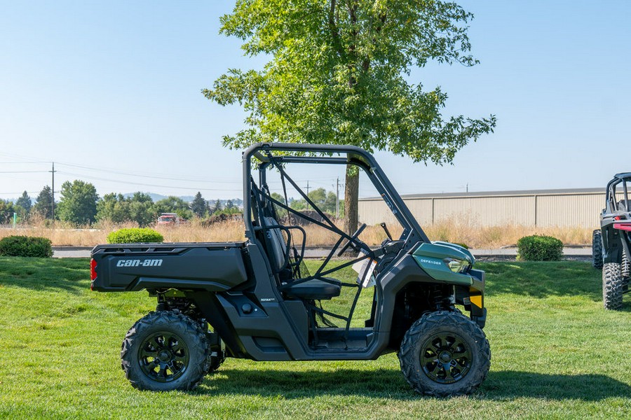 2025 Can-Am™ Defender DPS HD7