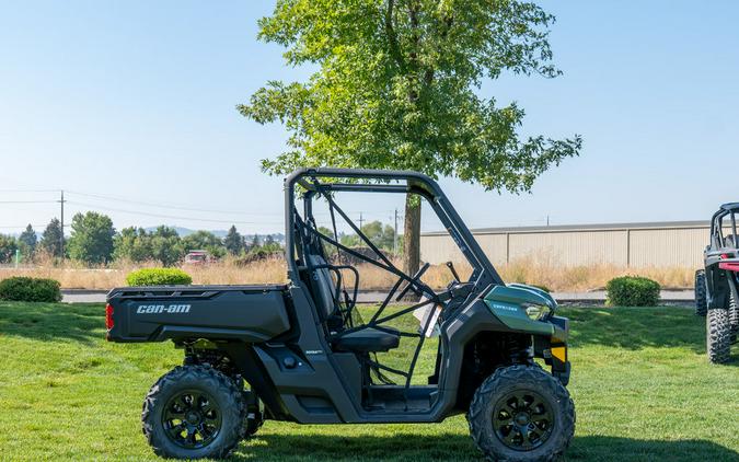 2025 Can-Am™ Defender DPS HD7