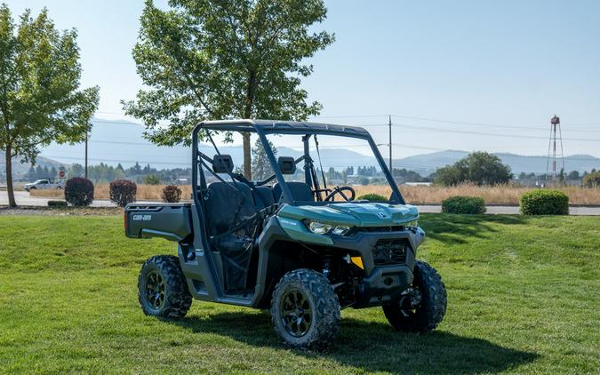 2025 Can-Am™ Defender DPS HD7