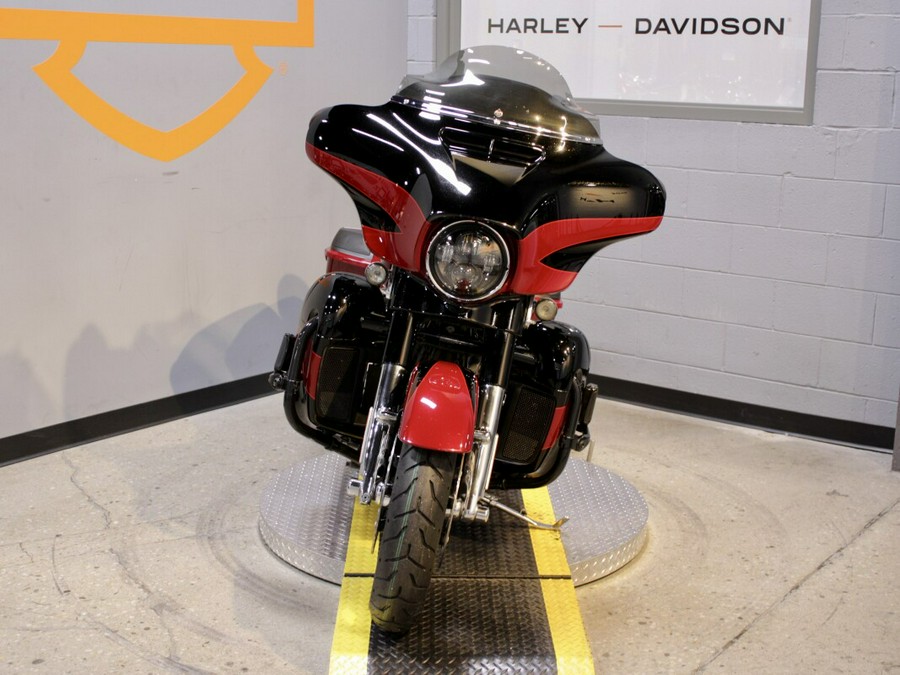 Used 2017 Harley-Davidson CVO Street Glide FLHXSE Motorcycle For Sale In Columbus, OH