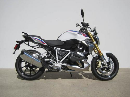 2020 BMW R 1250 R Review with Select Package (21 Fast Facts)