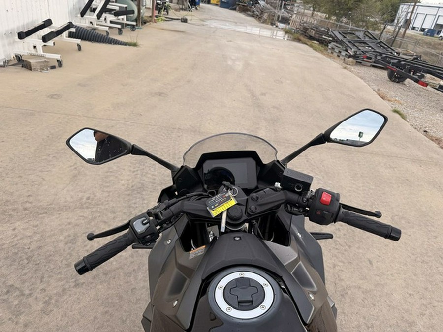 2025 Suzuki GSX 8R