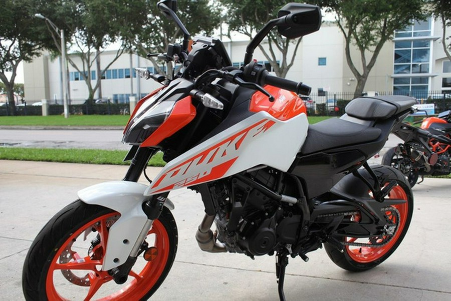 2024 KTM 250 Duke