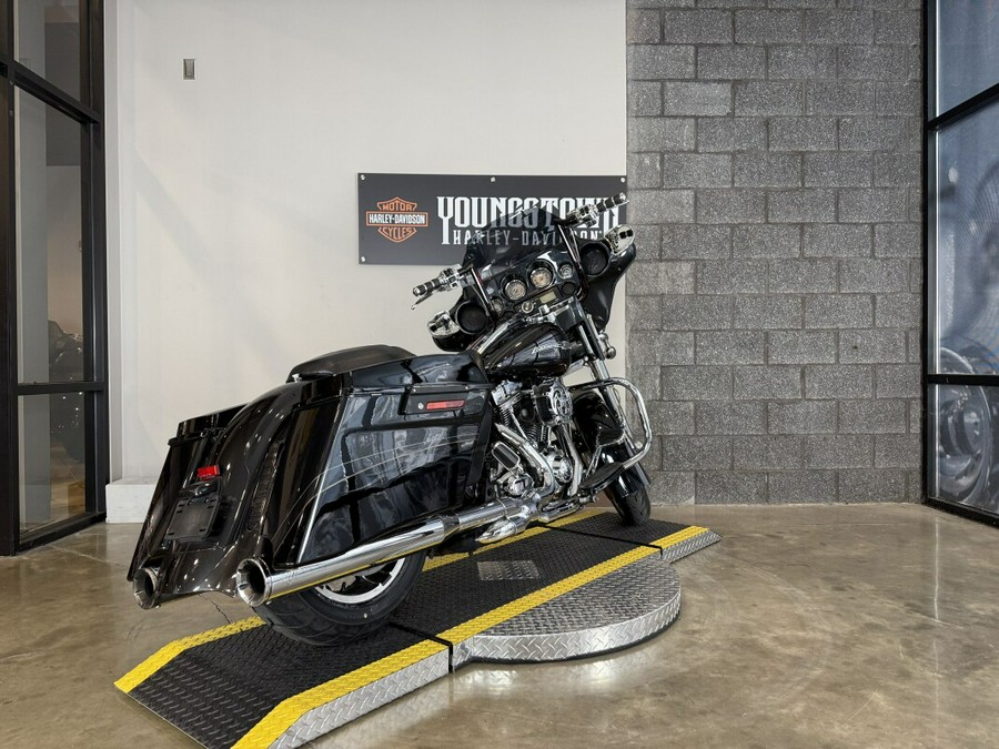 2012 Harley-Davidson® CVO™ Street Glide® FLHXSE