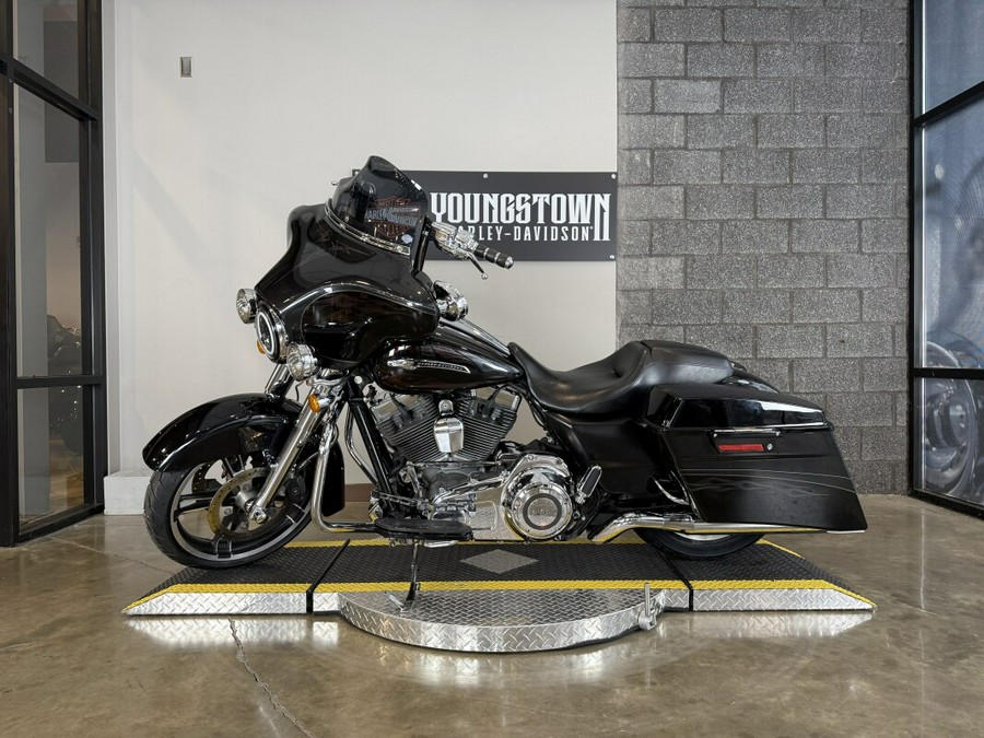 2012 Harley-Davidson® CVO™ Street Glide® FLHXSE
