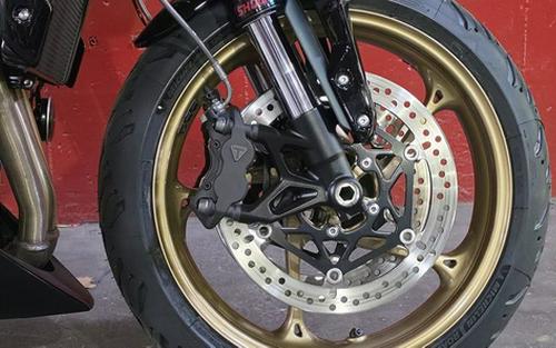 2027 Triumph Trident 800 Jet Black