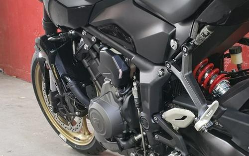 2027 Triumph Trident 800 Jet Black