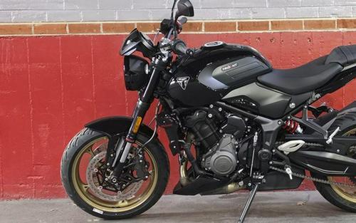 2027 Triumph Trident 800 Jet Black