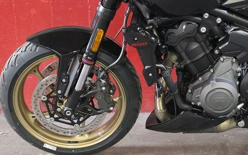 2027 Triumph Trident 800 Jet Black