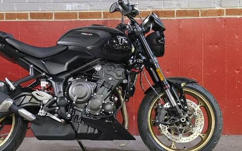 2027 Triumph Trident 800 Jet Black
