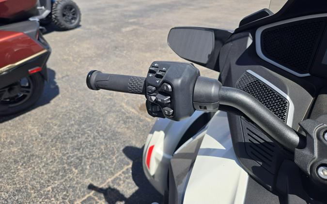2026 CAN-AM SPYDER RT SEA-TO-SKY