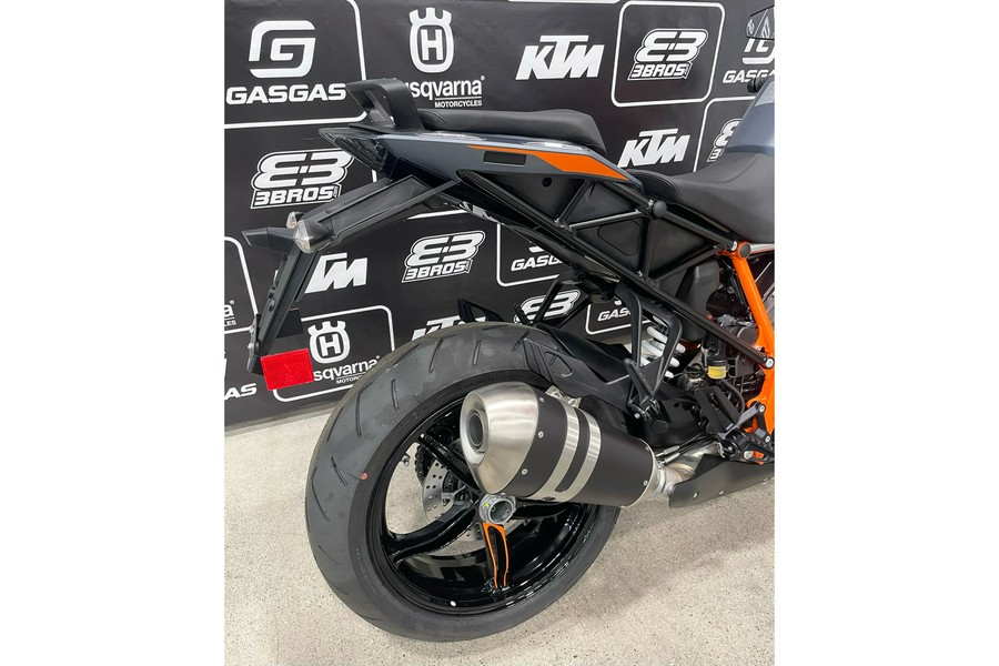 2023 KTM 1290 Super Duke GT