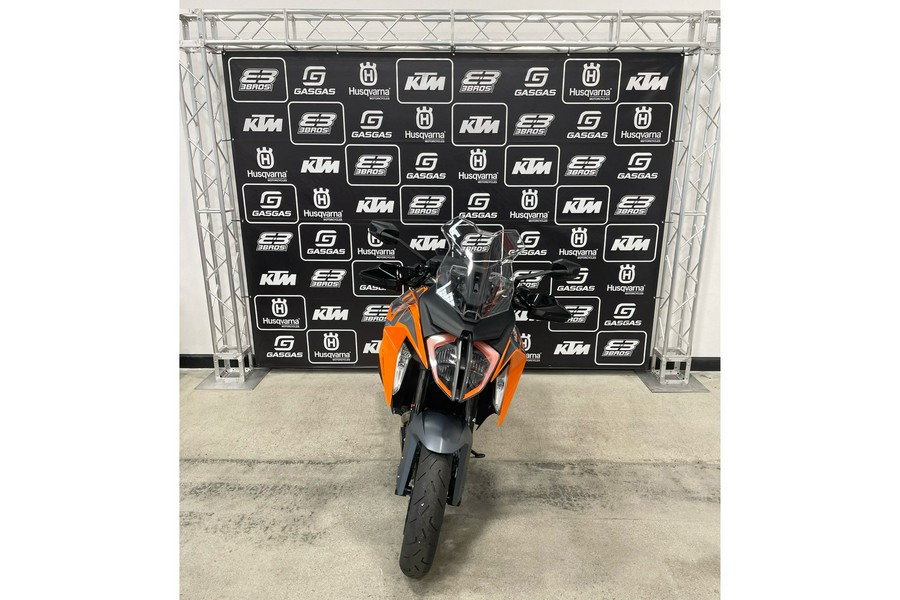 2023 KTM 1290 Super Duke GT