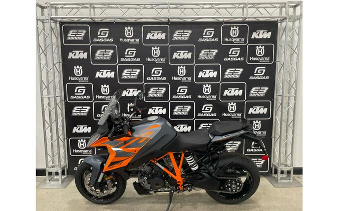 2023 KTM 1290 Super Duke GT