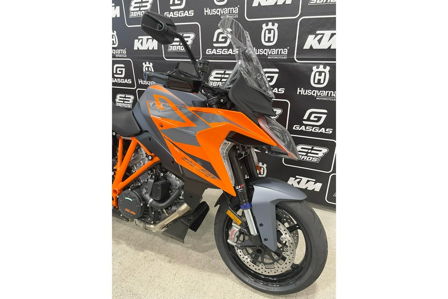 2023 KTM 1290 Super Duke GT