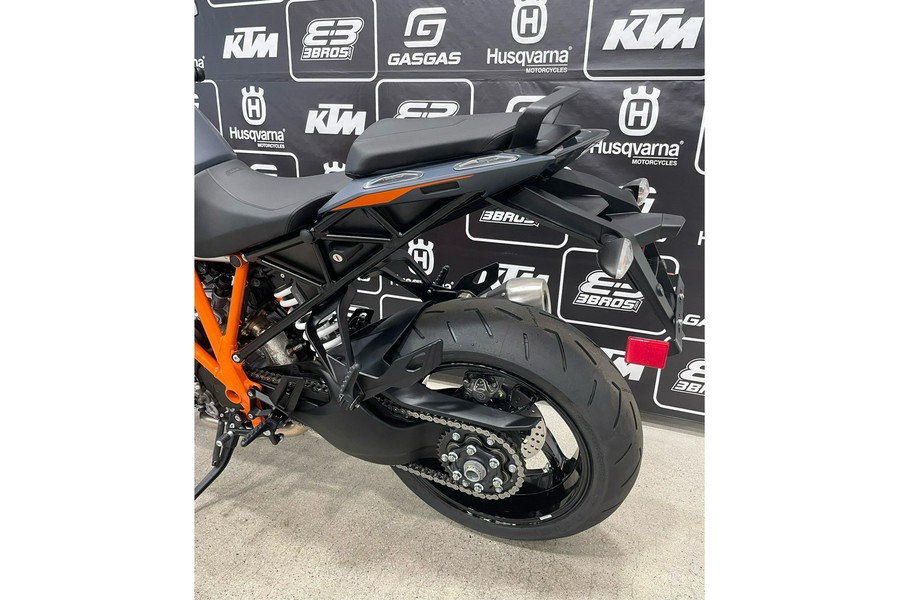 2023 KTM 1290 Super Duke GT