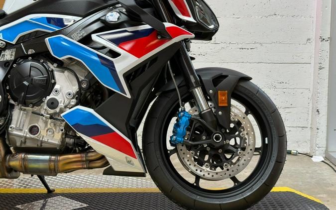 2026 BMW M 1000 R