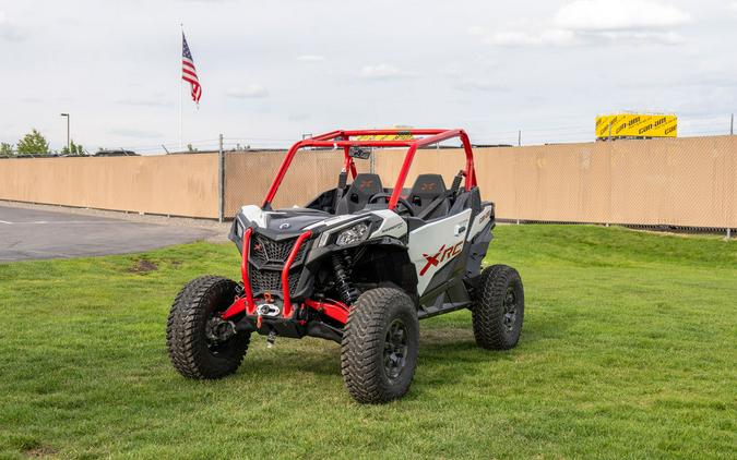 2025 Can-Am™ Maverick Sport X rc 1000R