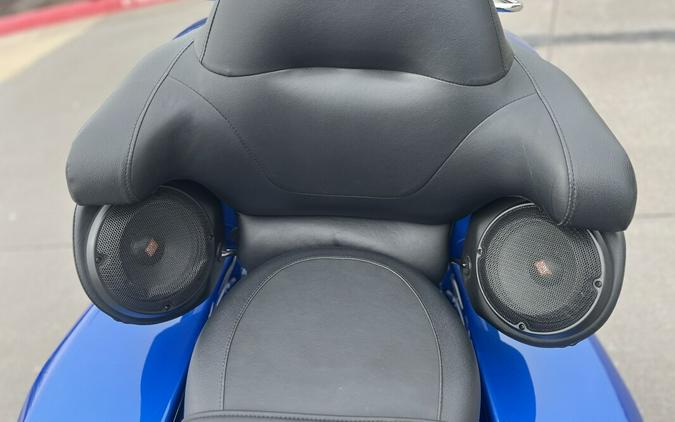 2025 Harley-Davidson® Street Glide Ultra® FLHXU Blue Burst