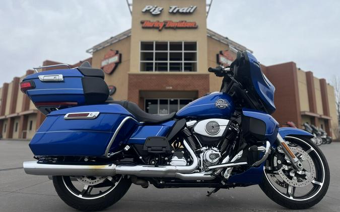 2025 Harley-Davidson® Street Glide Ultra® FLHXU Blue Burst