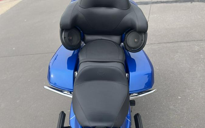 2025 Harley-Davidson® Street Glide Ultra® FLHXU Blue Burst