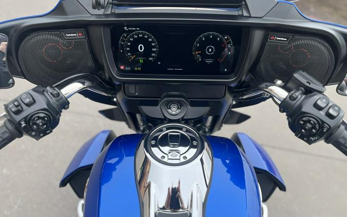2025 Harley-Davidson® Street Glide Ultra® FLHXU Blue Burst