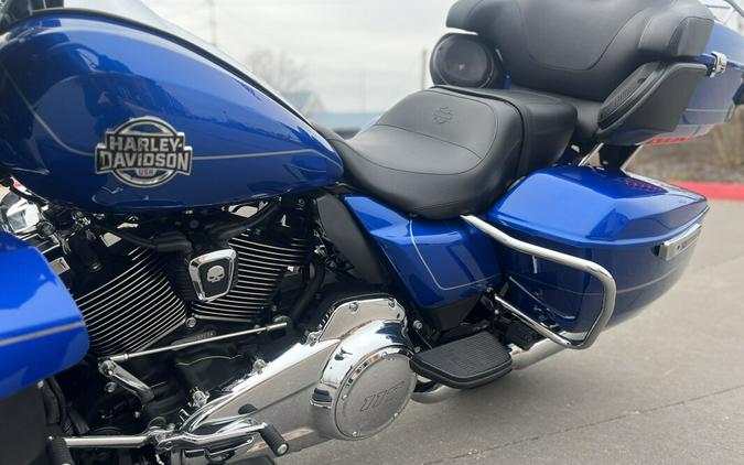 2025 Harley-Davidson® Street Glide Ultra® FLHXU Blue Burst