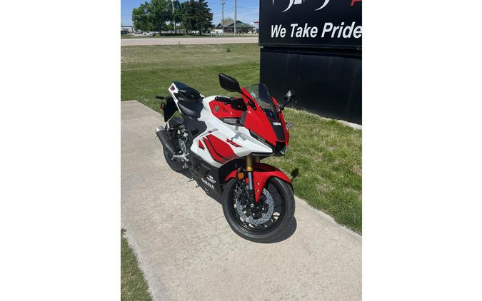 2026 YZF R7 - Yamaha