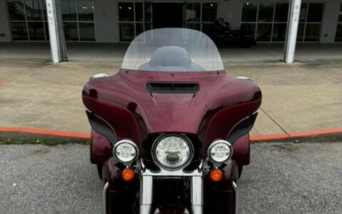 2017 Harley-Davidson Tri Glide Ultra Two-Tone Mysterious Red Sunglo/Velocity