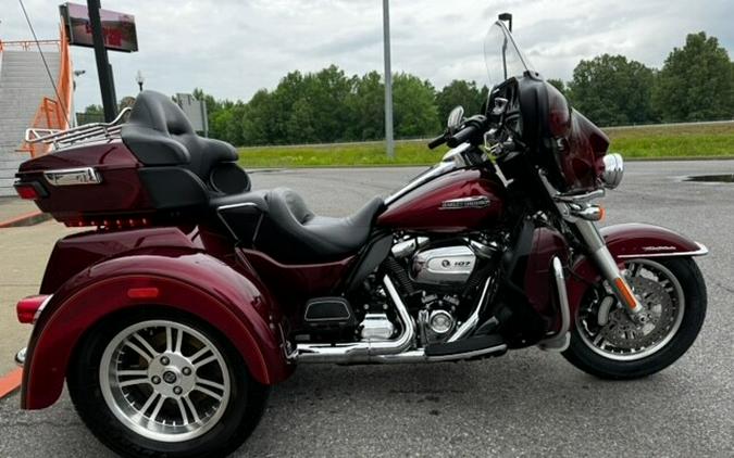 2017 Harley-Davidson Tri Glide Ultra Two-Tone Mysterious Red Sunglo/Velocity