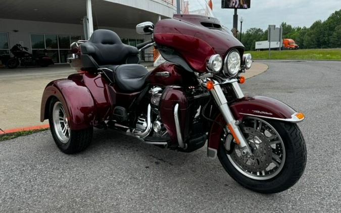 2017 Harley-Davidson Tri Glide Ultra Two-Tone Mysterious Red Sunglo/Velocity