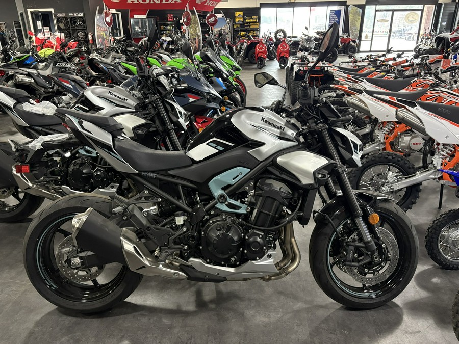 2025 Kawasaki Z900 ABS