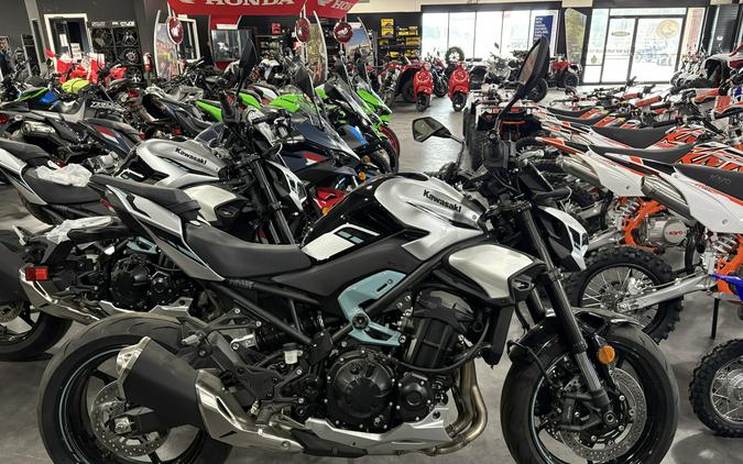 2025 Kawasaki Z900 ABS