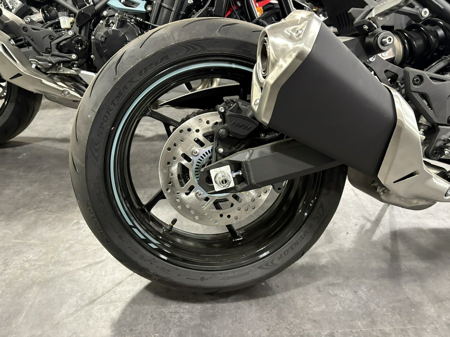 2025 Kawasaki Z900 ABS