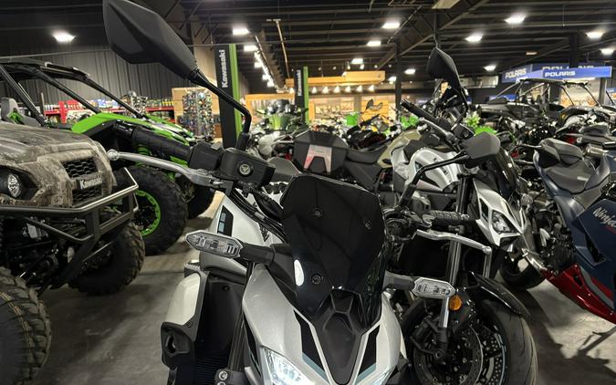 2025 Kawasaki Z900 ABS