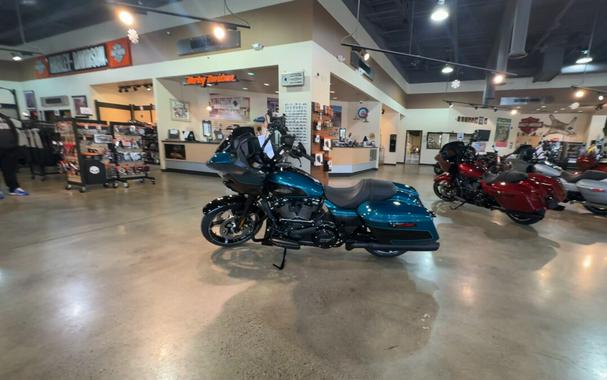 2026 Harley-Davidson® Road Glide® Teal Thunder / Vivid Black - Black