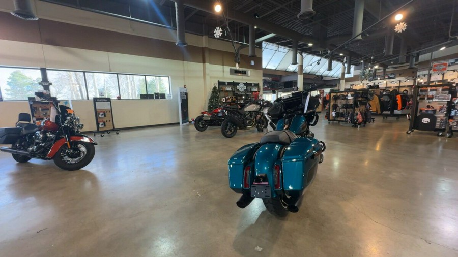 2026 Harley-Davidson® Road Glide® Teal Thunder / Vivid Black - Black