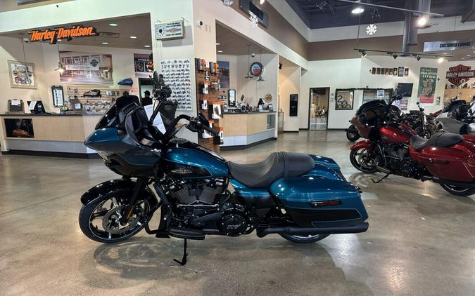 2026 Harley-Davidson® Road Glide® Teal Thunder / Vivid Black - Black