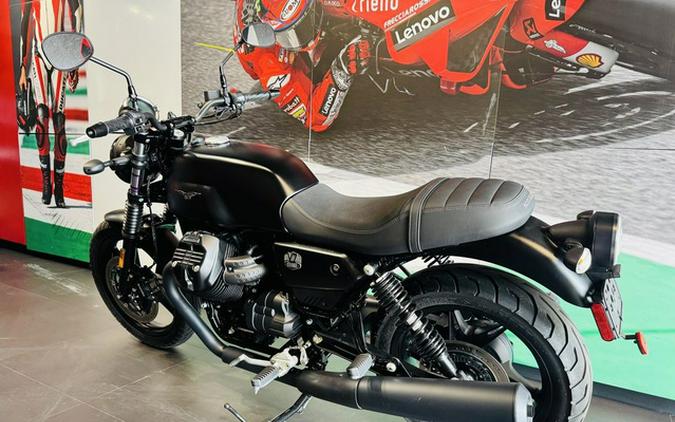 2021 Moto Guzzi V7 Stone E5