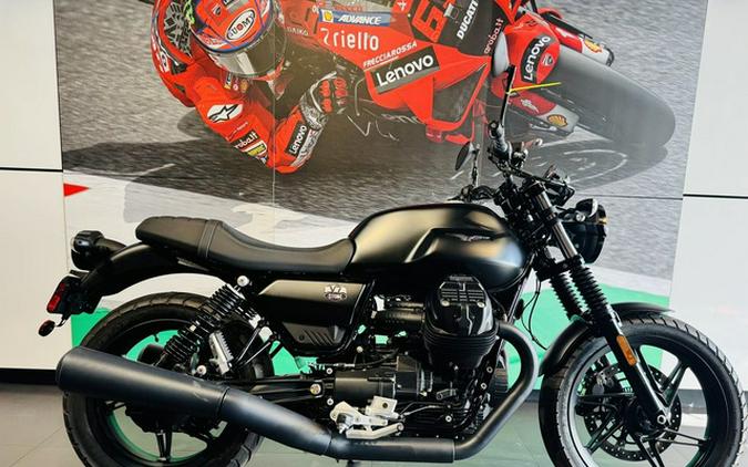 2021 Moto Guzzi V7 Stone E5
