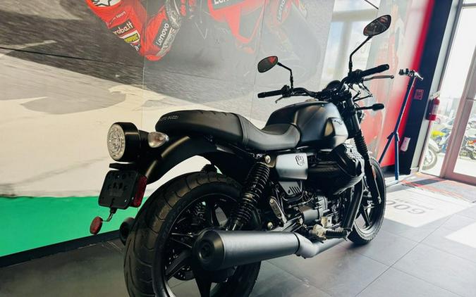 2021 Moto Guzzi V7 Stone E5