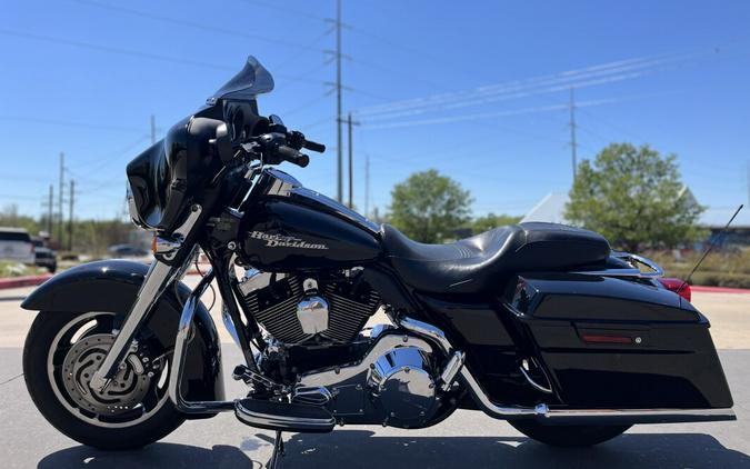 2006 Harley-Davidson® FLHXI Street Glide® BLACK 700530