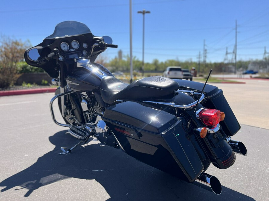 2006 Harley-Davidson® FLHXI Street Glide® BLACK 700530