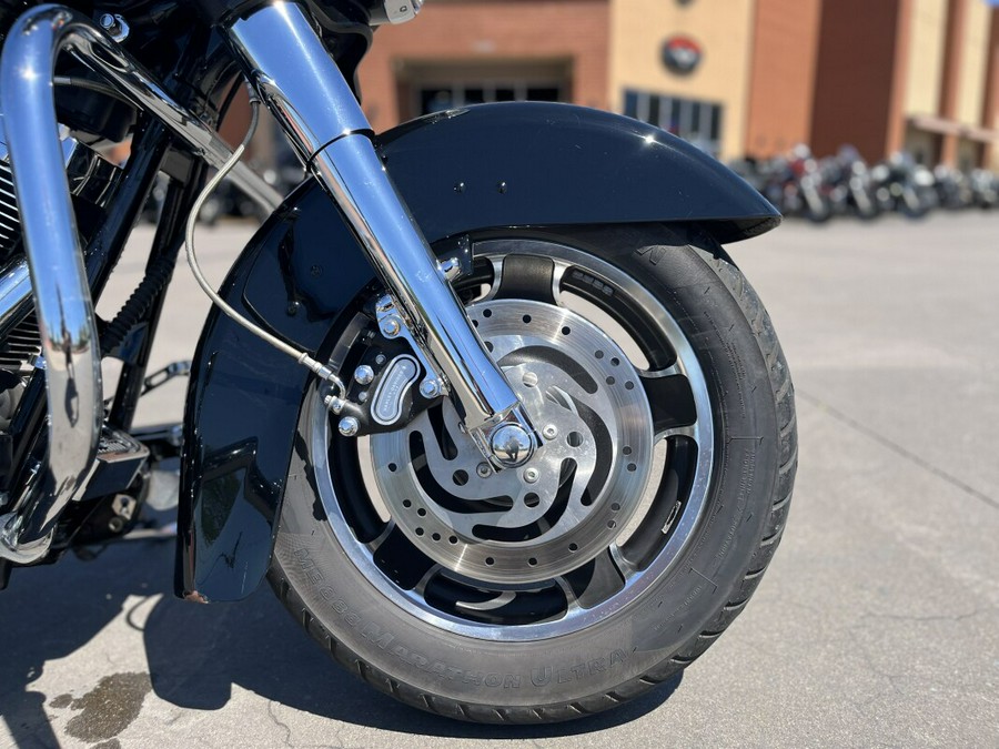 2006 Harley-Davidson® FLHXI Street Glide® BLACK 700530