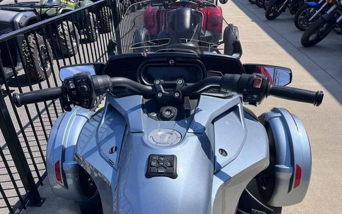 2022 Can-Am Spyder F3 Limited Dark Wheels