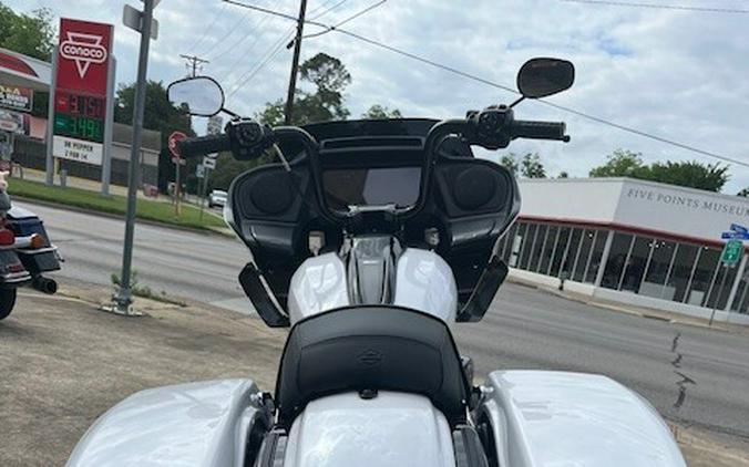 2024 Harley-Davidson Road Glide® White Onyx Pearl